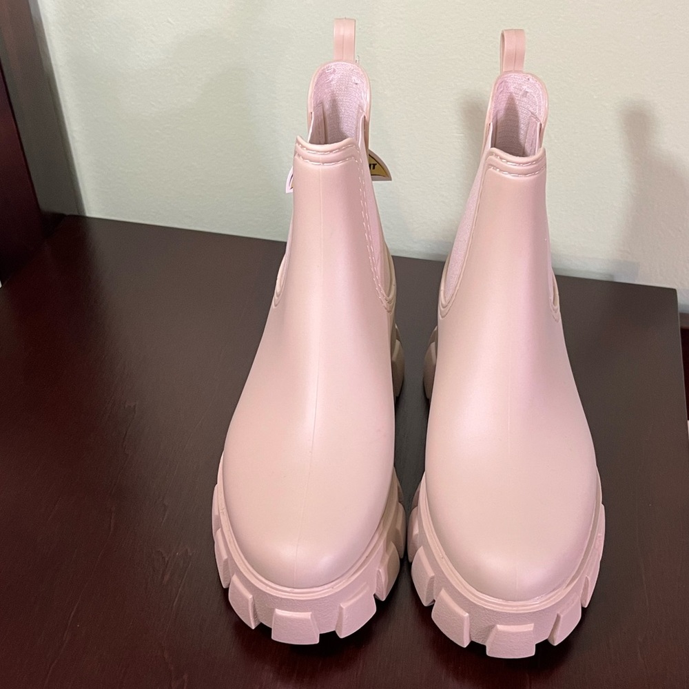 Jeffrey Campbell Rain Boot Cream Size 8